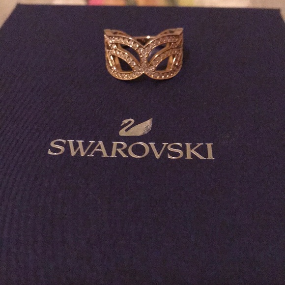Genuine swarovski brand gold ring - Picture 3 of 8